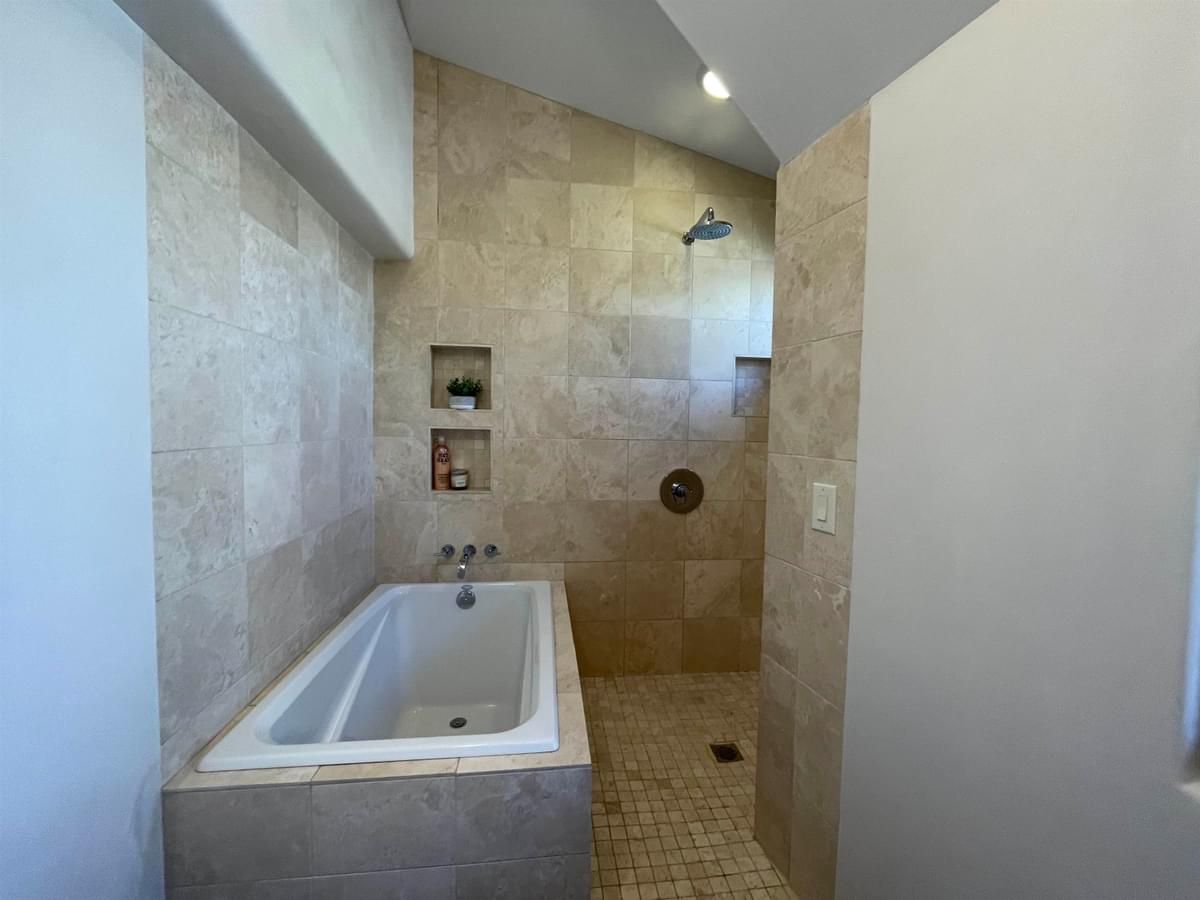 Deep Soaking Tub and Rain Shower in Main Bath