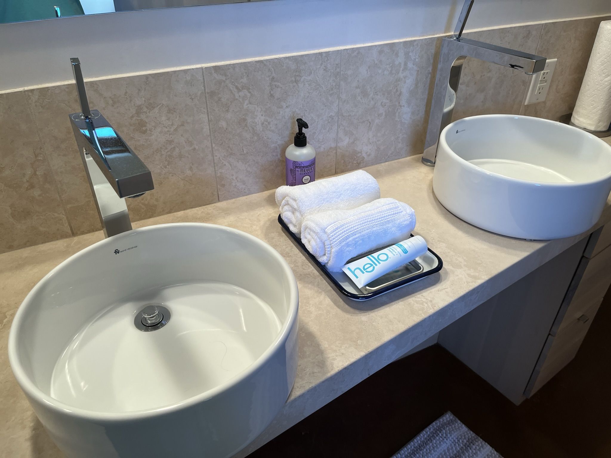 Double Sink in Main Bath